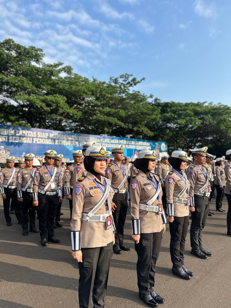 WhatsApp Image 2025-10-19 at 00.28.53_52943560